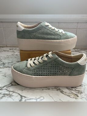 No Name Women’s Spice Sneaker in Sage Green. Size38/7.5